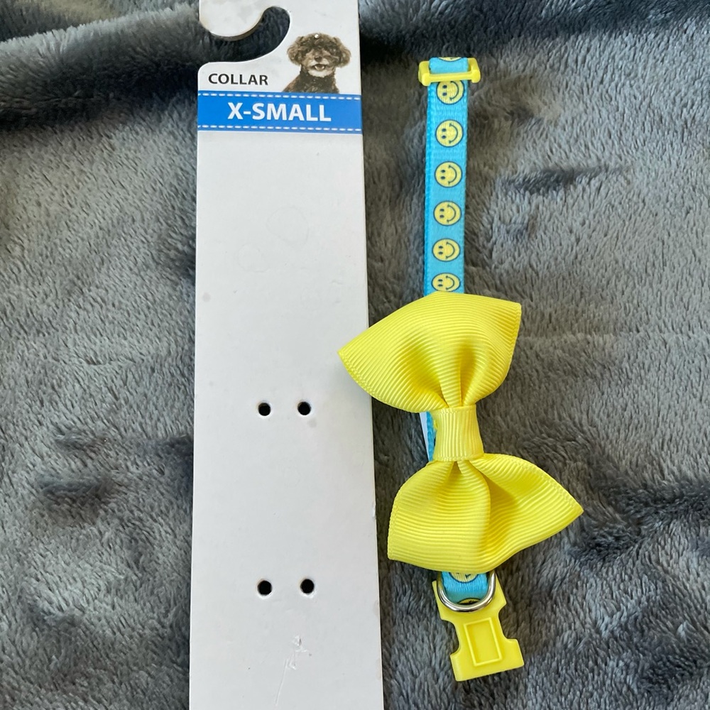 🐾Never Used 🐾 - Blue & Yellow Bow Tie Dog Collar